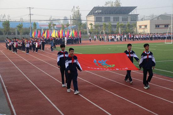 临沂新桥中学举行第十二届体育节开幕式