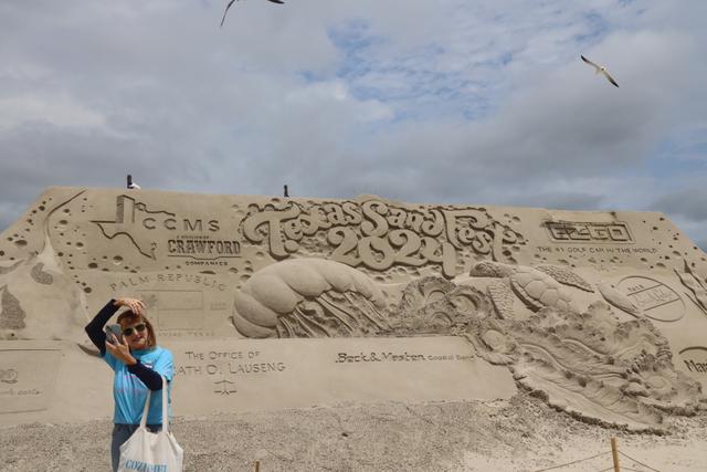 记者探访美国沙雕艺术节：创意和惊喜不断