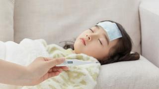 当宝宝感冒出现这5种情况时，需立即就医，预防至关重要