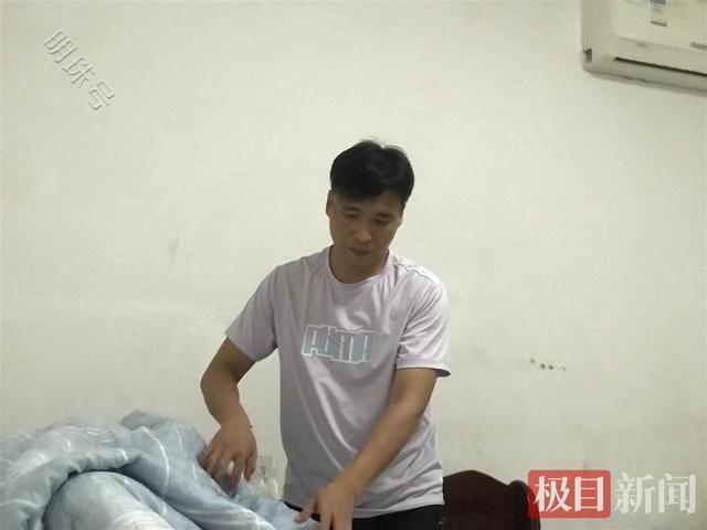 小伙子辞职照顾父亲两年多，他说“我想回家有声爹可以喊”