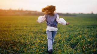 女孩子长大了，果然是没有家的