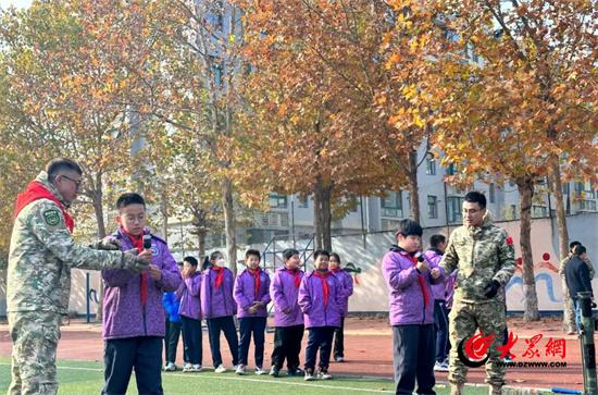 童心系国防 共筑强国梦丨潍坊市寒亭区实验小学开展国防教育进校园活动