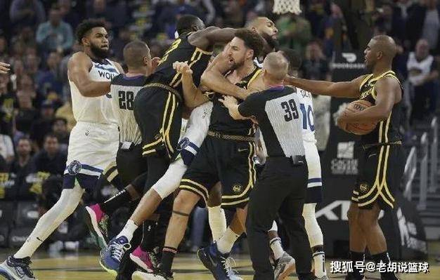 灰熊全队炮轰勇士废人动作，要求NBA封杀追梦格林，库里彻底怒了