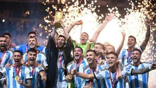 阿根廷获得世界杯冠军，现在举国欢庆