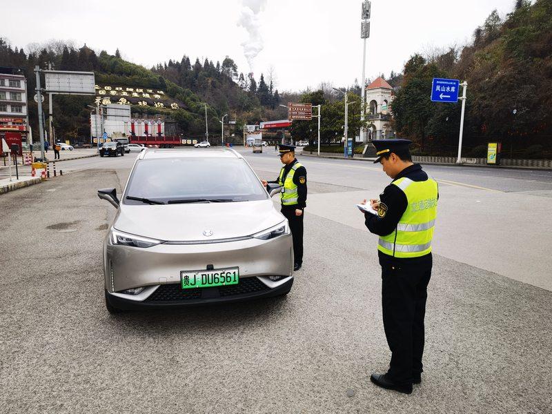 贵州交通执法八支队二大队：四个“强化” 确保春节道路安全畅通