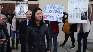 骂上热搜！美国华裔市长举办“无白人”派对，不小心集体群发…