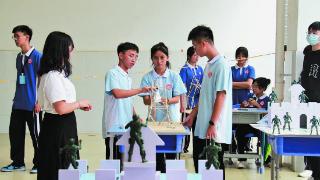 百色民族高级中学举行科技运动会