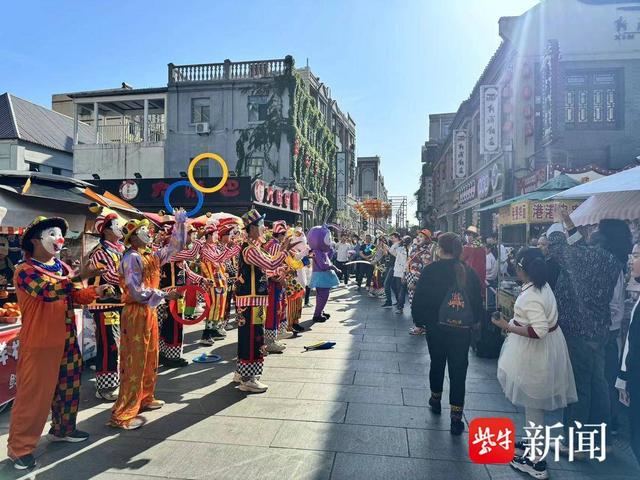 海州商业街五一首日迎来客流高峰