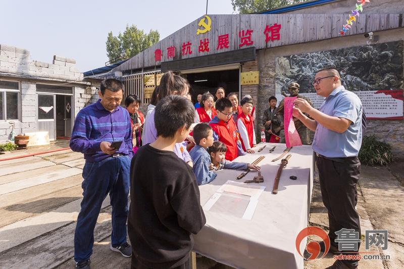 枣庄市青檀社工服务中心红色教育实践基地在鲁南抗战展览馆授牌