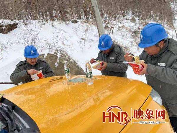 国网泌阳县供电公司：踏雪翻山盯守 守护万家温暖