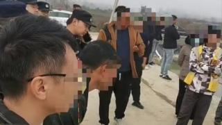 钓友质疑商业鱼塘难上鱼，民警到场协调