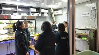 仁怀市市场监管局盐津分局开展夜市假劣肉制品专项整治行动