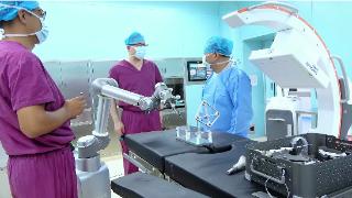 天玑骨科手术机器人来了！郑州仁济医院骨科手术开启微创、智能、精准新时代
