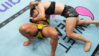 UFC292：张伟丽碾压击败莱莫斯 强势卫冕