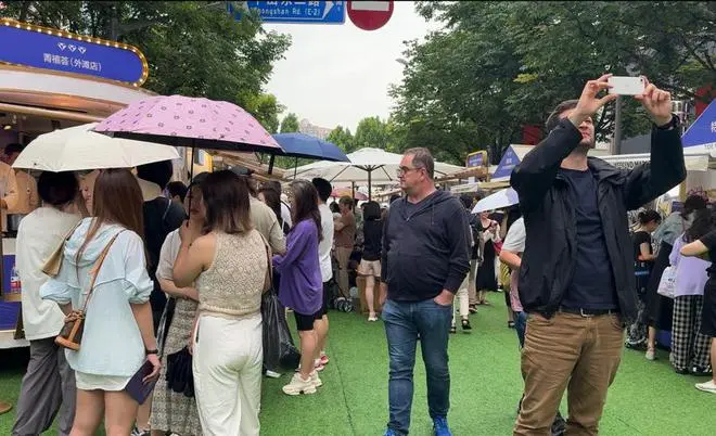 有外媒称北京上海许多餐馆周末晚上空无一人，新鲜出炉的统计数据却显示……