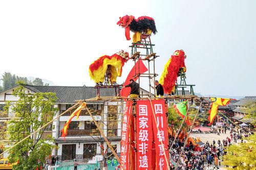 四川合江：观民俗表演 过热闹新年