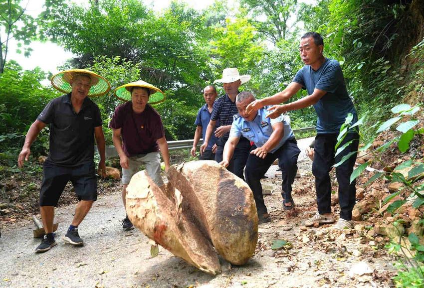 湖南沅陵：万名干部下基层 抗灾自救暖民心