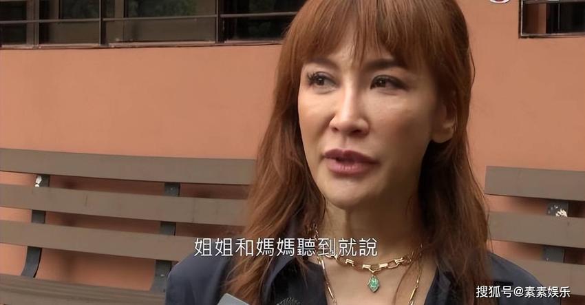 李思林为李玟献唱，在舞台中央流下眼泪，希望唱给妹妹听