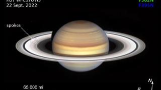 哈勃捕捉到土星环上神秘的“辐条”现象