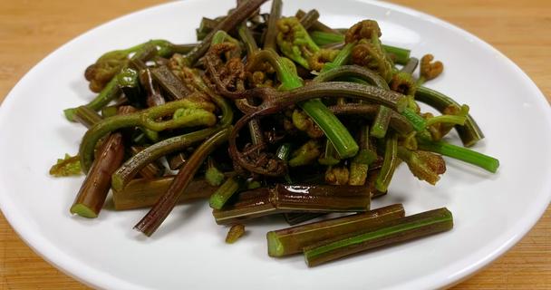 “长寿菜”原来是它，一吃通便，二吃护眼，三吃控压，胜过9副药