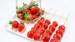 草莓糖葫芦的做法：简单易学，美味甜蜜