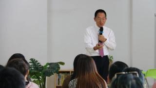 王修文博士在济举办教育公益讲座，深入探讨智慧父母之道