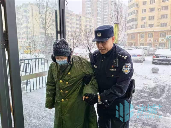 【迎战暴风雪】有这些雪“警” 安全感满满