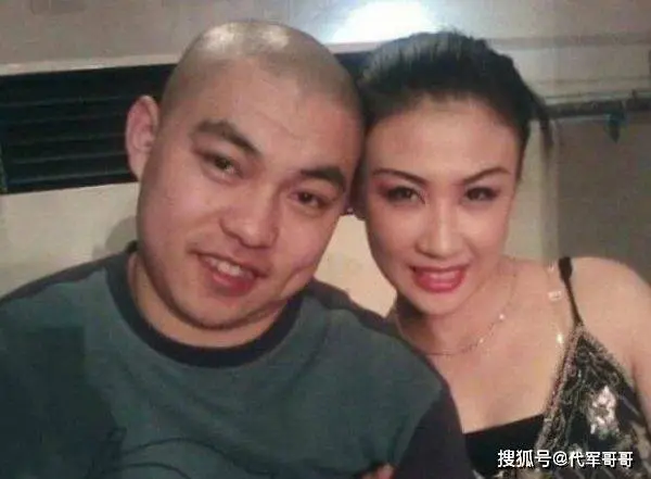 又一对明星夫妻被曝离婚！结婚14年育有一儿一女，离婚原因令人唏嘘