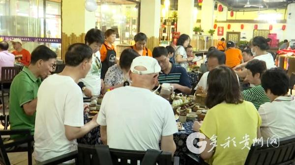 赤水特色美食受青睐 “熊猫宴”获香港游客称赞