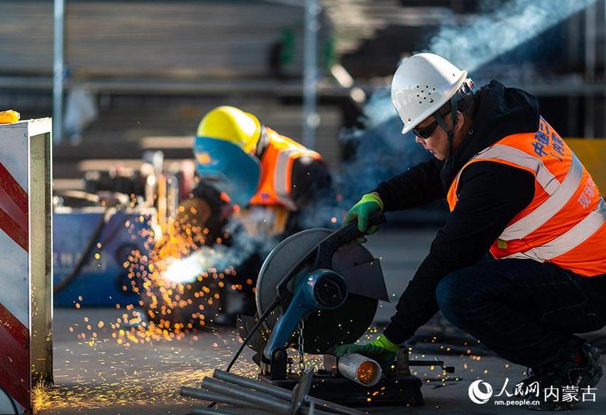 内蒙古呼和浩特：电力项目建设忙