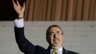 “反腐斗士”阿雷瓦洛当选危地马拉总统，能否力挽狂澜？