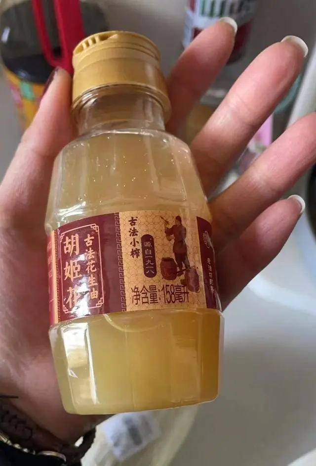 抢购的两提卷纸还没手掌大，低价网购里的障眼法怎么治？