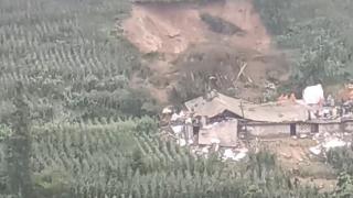 云南威信县暴雨后山体突然滑坡，一房屋垮塌三人不幸遇难