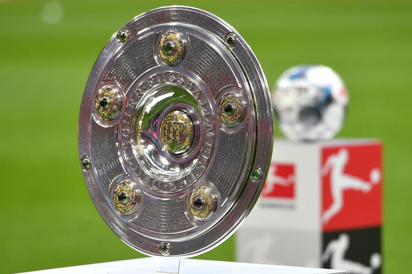 在五大联赛连续联赛夺冠排行中，拜仁的11连冠居首