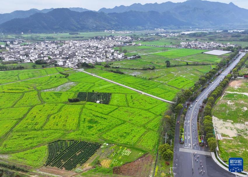 “骑”聚山水间