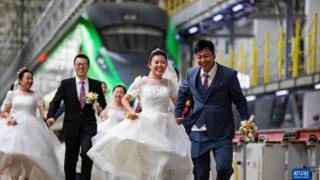 中国铁路太原局举行集体婚礼