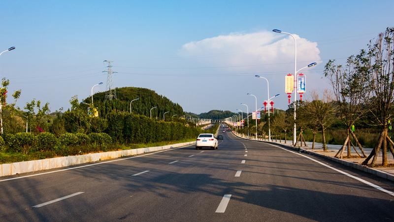 镇宁丁旗街道：工农旅齐头并进 小镇焕发新活力