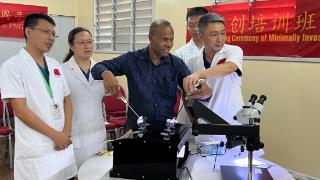 中国医师节｜重庆援外医生让微创外科手术技术在大洋洲岛国落地生根