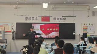 法治宣传进校园 护航青春助成长——山东师范大学附属小学六（3）中队开展法治教育专题宣讲活动