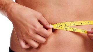 腹部脂肪堆积原因是什么？该如何改善？