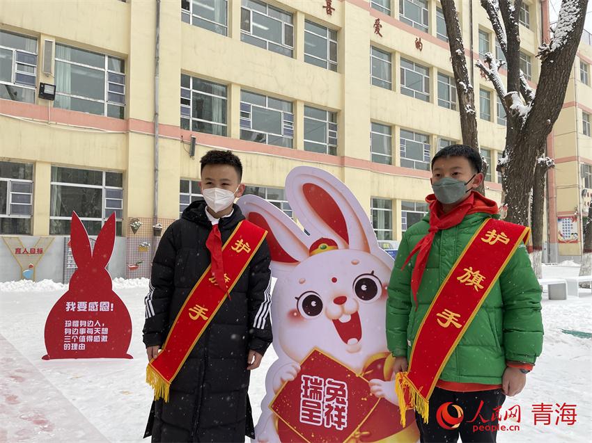 踏雪归来 青海西宁中小学13日全面开学