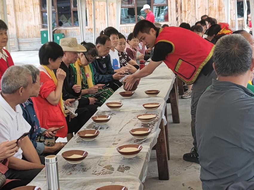 毕节：2500余名暑期旅游志愿者服务群众173.05万人次