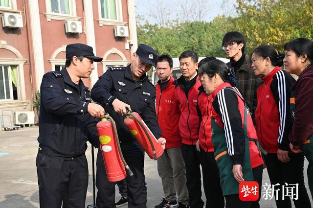 保护老人安度晚年，警方进养老院开展消防演练，看看吧