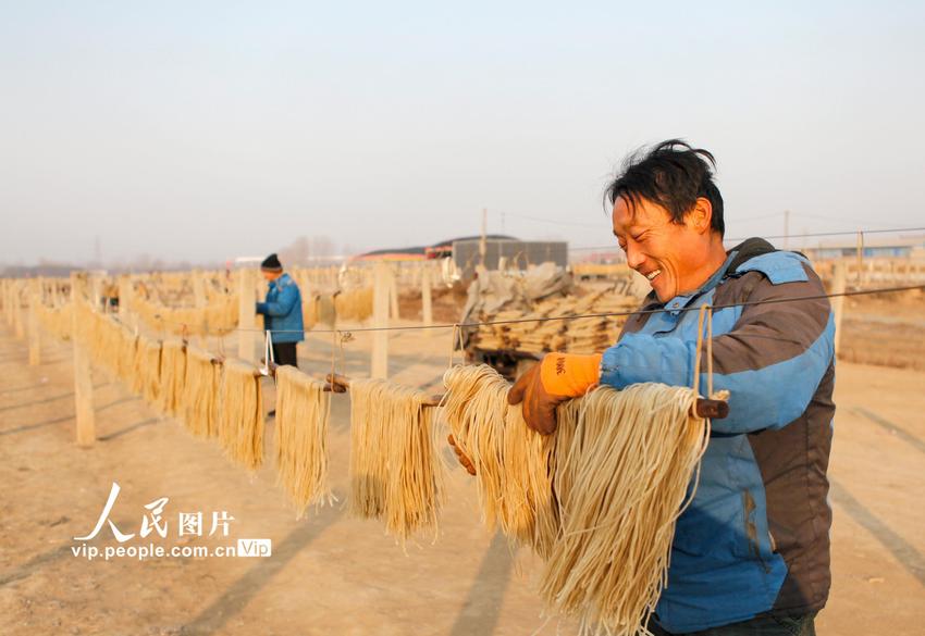 山西襄汾：粉条加工助增收