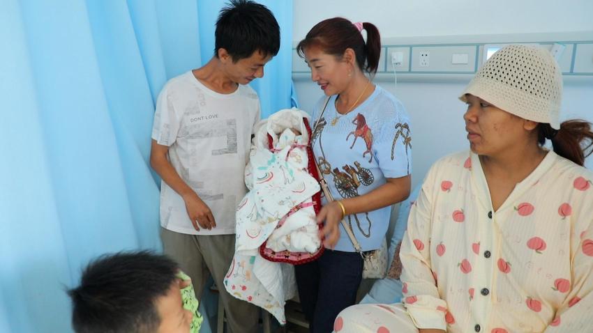 云南新平：出生即参保！“落地办”让新生儿医保登记更加便民