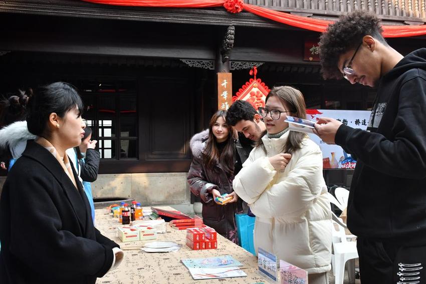 宁波镇海招宝山：“非遗+普法” 法治宣传润人心