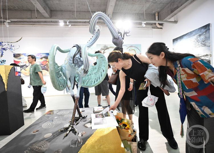 上游观察丨 “开放的六月”走过20年：一场艺术展，如何火了一座城？