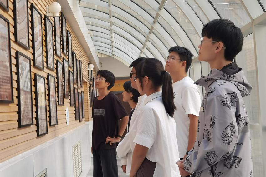 鲁东大学举办“图说黄河”图片展