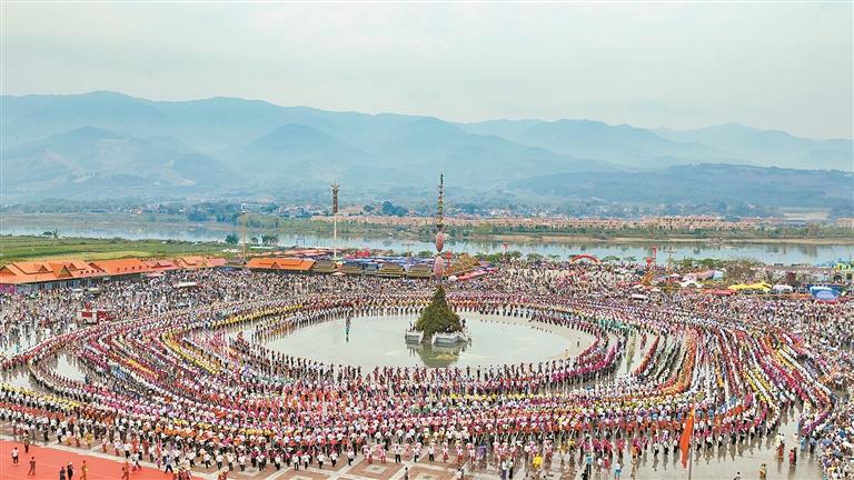 盈江泼水狂欢节暨第五届国际观鸟节举办