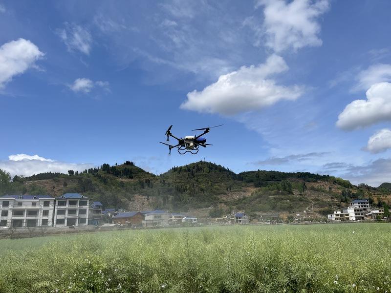 仁怀：农机农技为油菜生长“保驾护航”